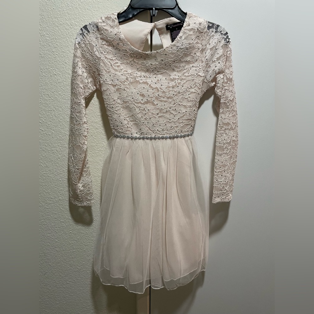 Brand New/Never Worn Girls Fancy Dress, Lace and Tolle with Crystals